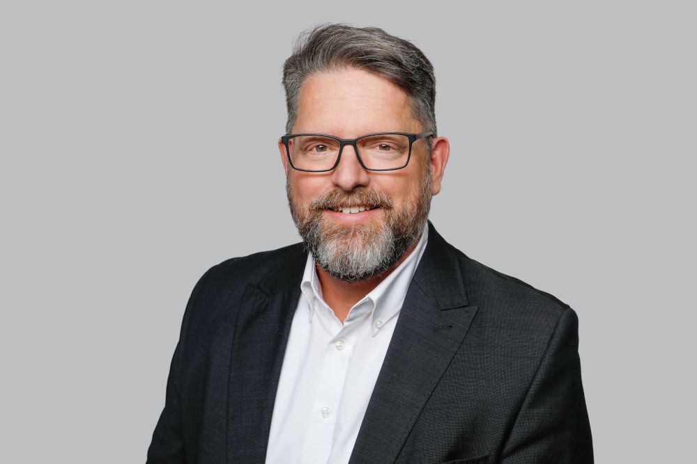 Orthmann_Portraitfoto_2_web_9cc376f967